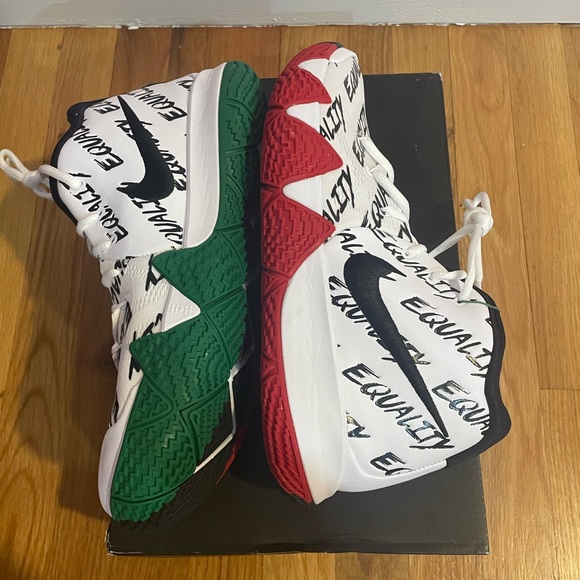 Nike Kyrie 4 \